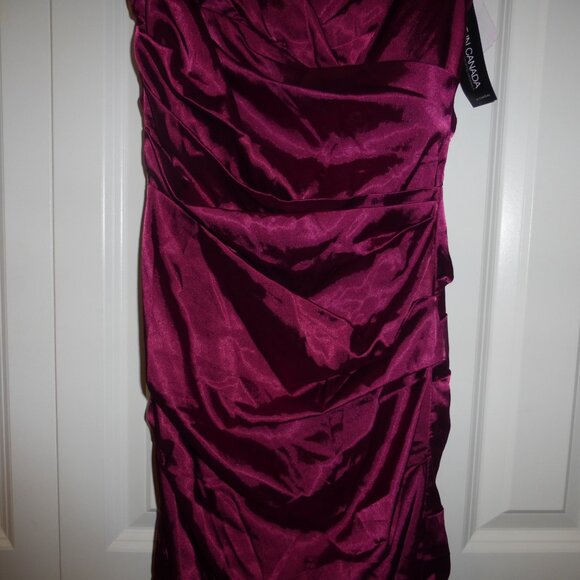 NWT LE CHATEAU reddish plum silky satin ruched cocktail party dress - Picture 14 of 15